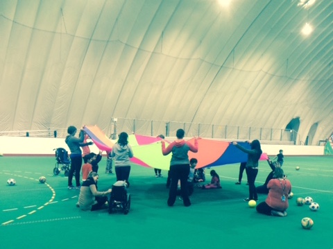parachute-fun-on-turf